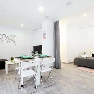 Acogedor Loft En Bajo Centrico Con Parking Wifi Cordoue